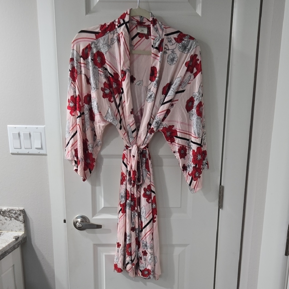 Chic Floral Kimono Robe in Pink and Red